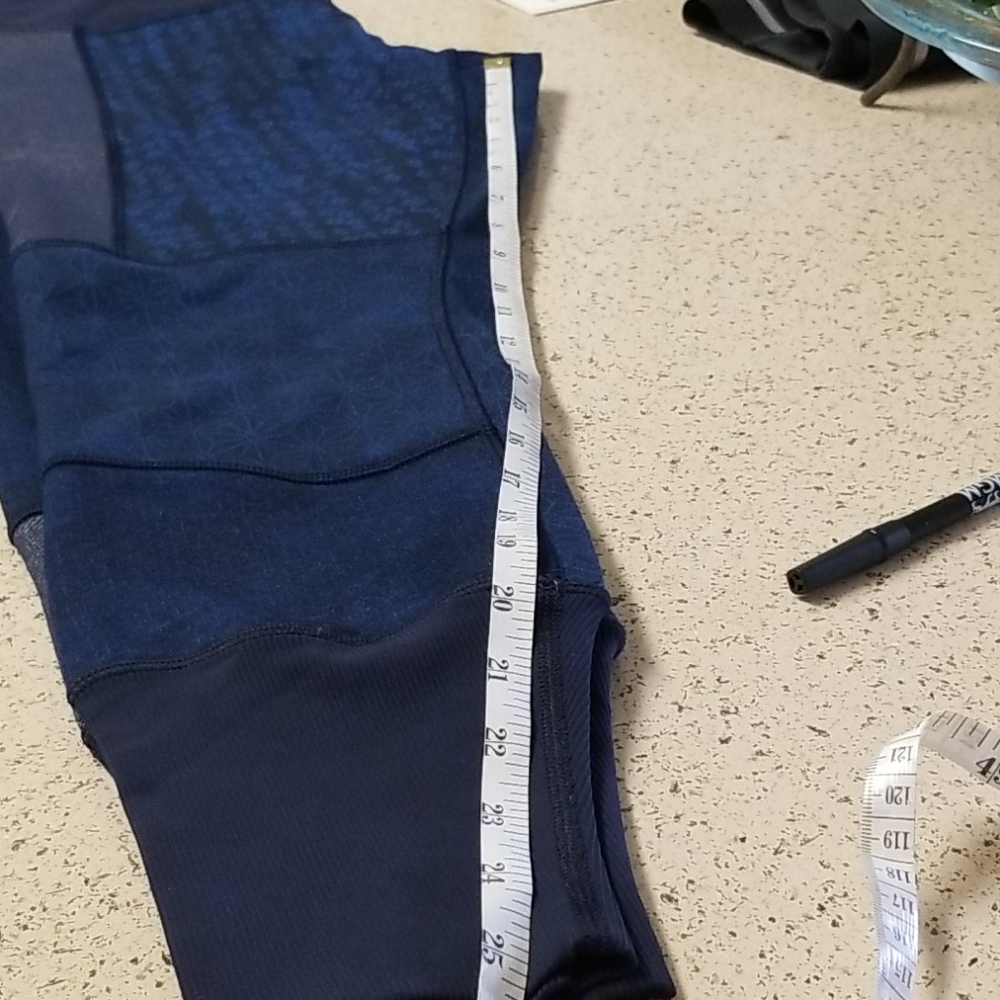 Lululemon Women's leggings Size 10 - Picture 9 of 10